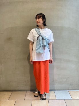 「アイテム（ネックレス）」を使った、ささきともみさん（レディース・158cm）の春コーディネート