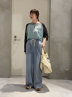 「CIAOPANIC TYPY（チャオパニックティピー）の【2WAY】シアーラグランヘンリーネックTee（Tシャツ/カットソー、グリーン系）」を使った、ささきともみさん（レディース・158cm）の春コーディネート