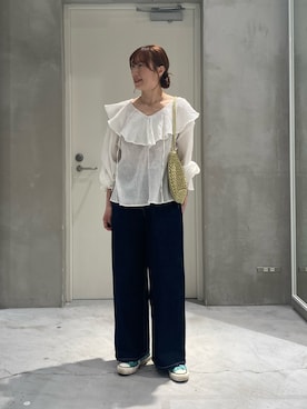 「CIAOPANIC TYPY（チャオパニックティピー）の【2025年S/S新作】カラビナ付きメタリックヤーンBAG（トートバッグ）」を使った、ささきともみさん（レディース・158cm）の春コーディネート