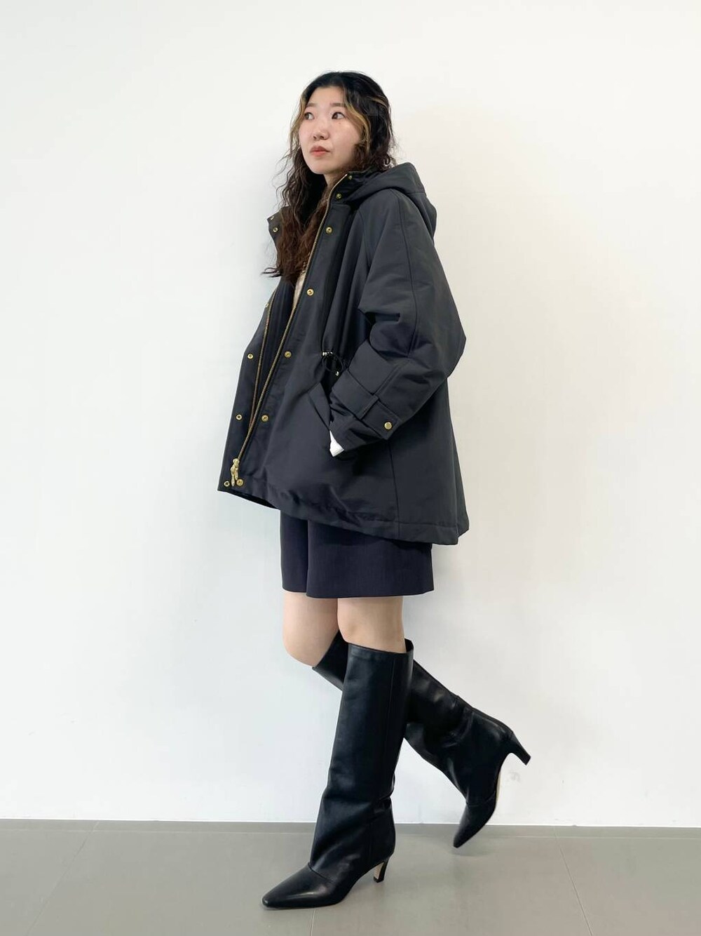 「着痩せ・細見え、女子ウケ、ベーシック/シンプル」｜「BABYLONEのベーシックシャツ（シャツ/ブラウス、ホワイト系）」を使った、pocustagramさん（レディース・162cm）の冬コーディネートの1枚目の写真