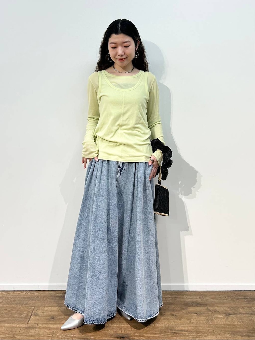 「ベーシック/シンプル、着痩せ・細見え、女子ウケ」｜「ucalyptの【ucalypt】Choker（ネックレス、グレー系）」を使った、pocustagramさん（レディース・162cm）の冬コーディネートの1枚目の写真