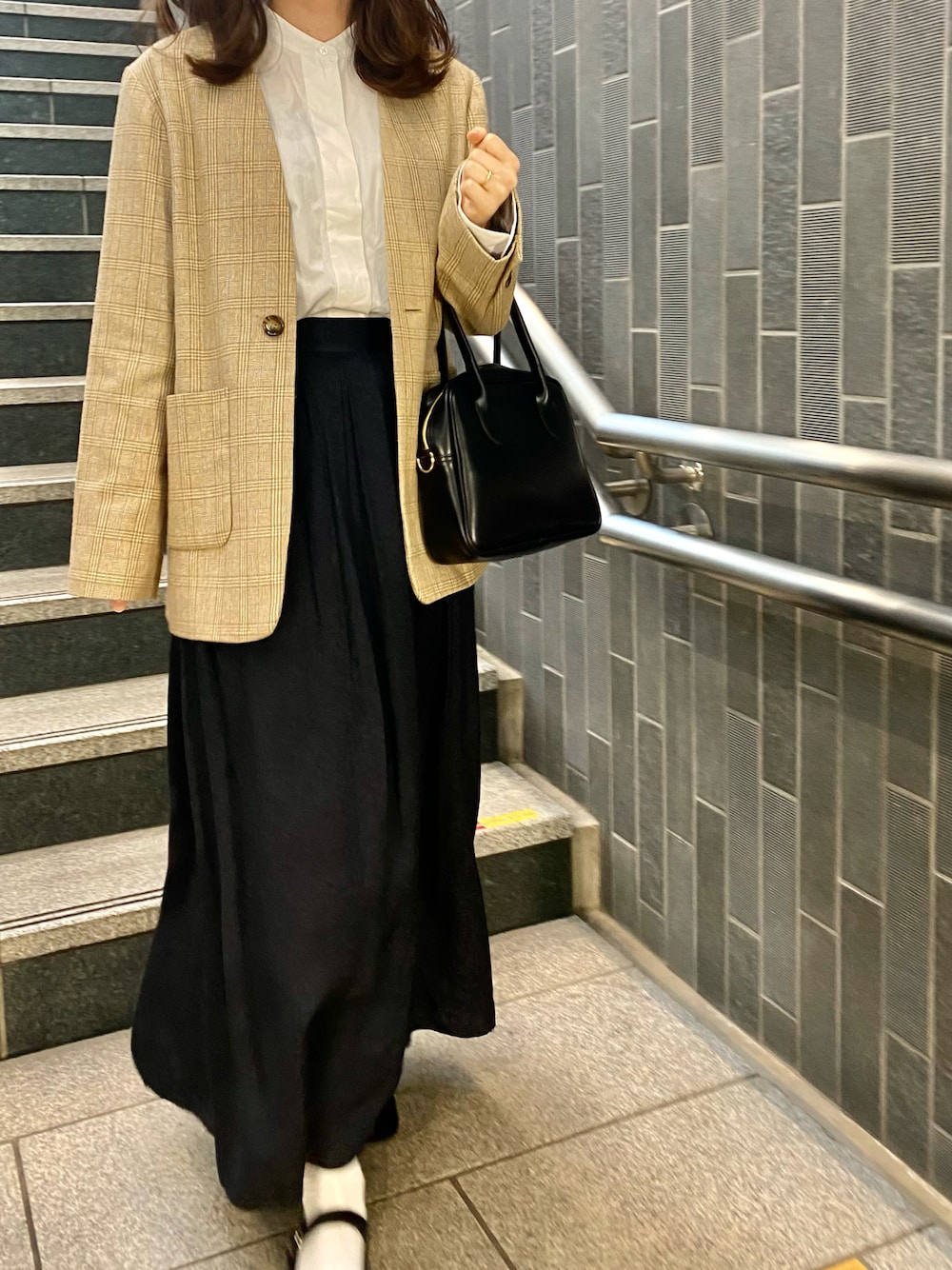 「オトナ女子、シンプル、おしゃれさんと繋がりたい、UNIQLO、FREAK’Ｓ STORE、natiam、古着、ニコアンド、休日コーデ、ロングスカート、今日のコーデ、セットアップ、秋コーデ」｜「UNIQLOのコットンツイルチュニック（長袖）（シャツ/ブラウス、ホワイト系）」を使った、やぴ💫さん（レディース・158cm）の秋コーディネートの1枚目の写真