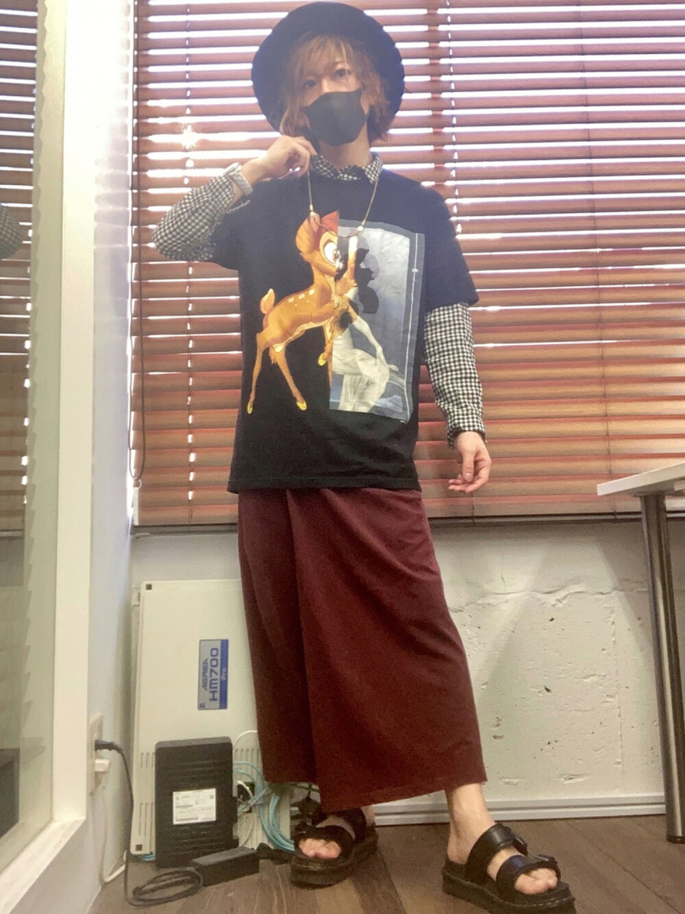 「チェック、チェックシャツ、CA4LA、秋のコーデ、GIVENCHY、Dr.Martens、ワイドパンツ、サンダル、LAD MUSICIAN、袴パンツ、ツバ広ハット、おしゃれさんと繋がりたい、スカーチョ、いいね、save、フォローお願いします🤑、秋トレンド2021」｜「LAD MUSICIANのアイテム（その他パンツ、レッド系）」を使った、はまぐりさん（メンズ・173cm）の秋コーディネートの1枚目の写真