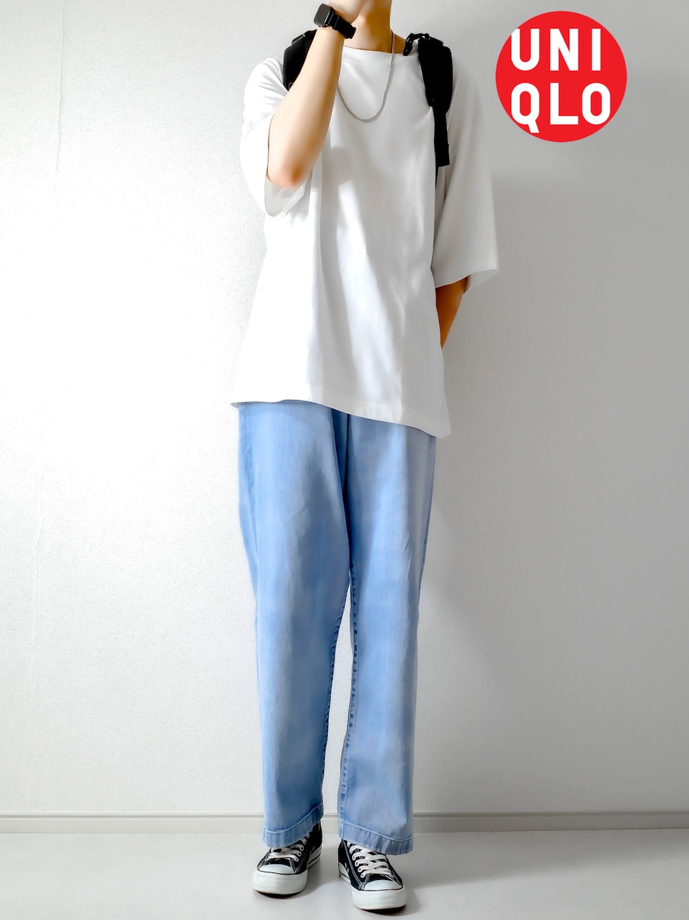 「夏、白Tシャツ、UNIQLO、ラフコーデ、UNIQLO U、プチプラ、プチプラコーデ、デニム、デニムパンツ、いいね、save、フォローお願いします🤑、シンプル、春夏コーデ、今日のコーデ、オーバーサイズ、ゆるコーデ」｜「CONVERSEのスニーカー CONVERSE NEXTAR 110 OX 32765141（スニーカー、ブラック系）」を使った、もくさん（メンズ・178cm）の春コーディネートの1枚目の写真