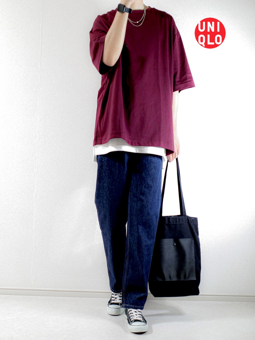 「春コーデ、カジュアル、シンプル、オーバーサイズ、おしゃれさんと繋がりたい、ゆるコーデ、プチプラ、UNIQLO、UNIQLO U、オトナカジュアル、FUDGEBOYのトラッドスタイル、レイヤードスタイル、レイヤード、スニーカー、スニーカーコーデ」｜「CONVERSEのスニーカー CONVERSE NEXTAR 110 OX 32765141（スニーカー、ブラック系）」を使った、もくさん（メンズ・178cm）の春コーディネートの1枚目の写真