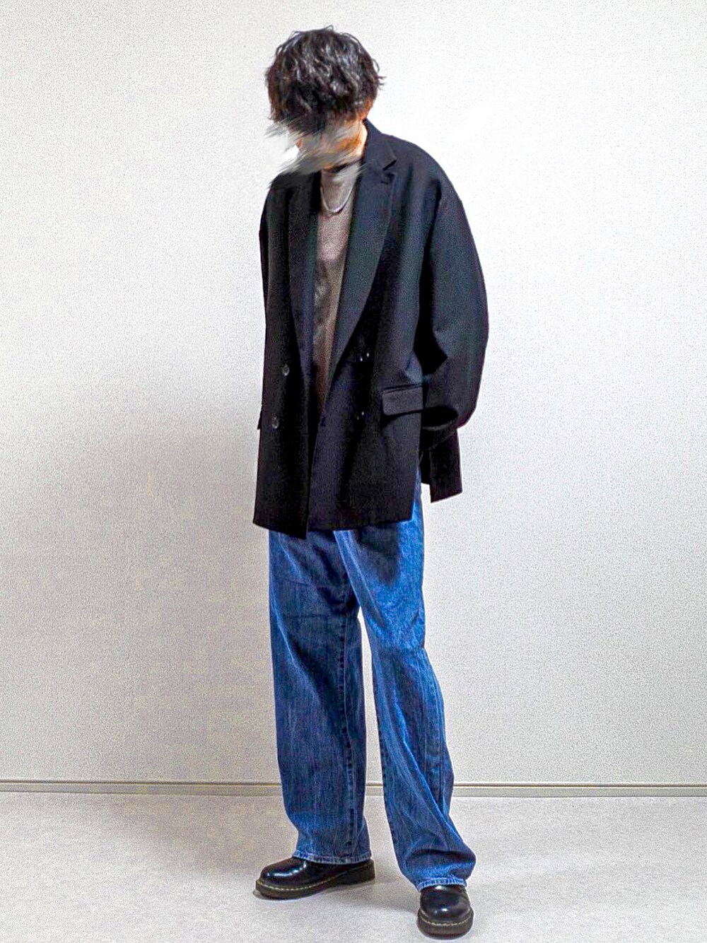 「秋のコーデ、シンプル、お洒落さんとつながりたい、UNIQLO、soerte、LIDnM、テーラードジャケット、いいね、save、フォローお願いします🤑、Dr.Martens、ロンT、休日スタイル」｜「Dr. MartensのDr.Martens/1461 3EYE GIBSON SHOE 3ホール ギブソン シューズ R11838002 R11838600（ブーツ、ブラック系）」を使った、もくさん（メンズ・178cm）の秋コーディネートの1枚目の写真