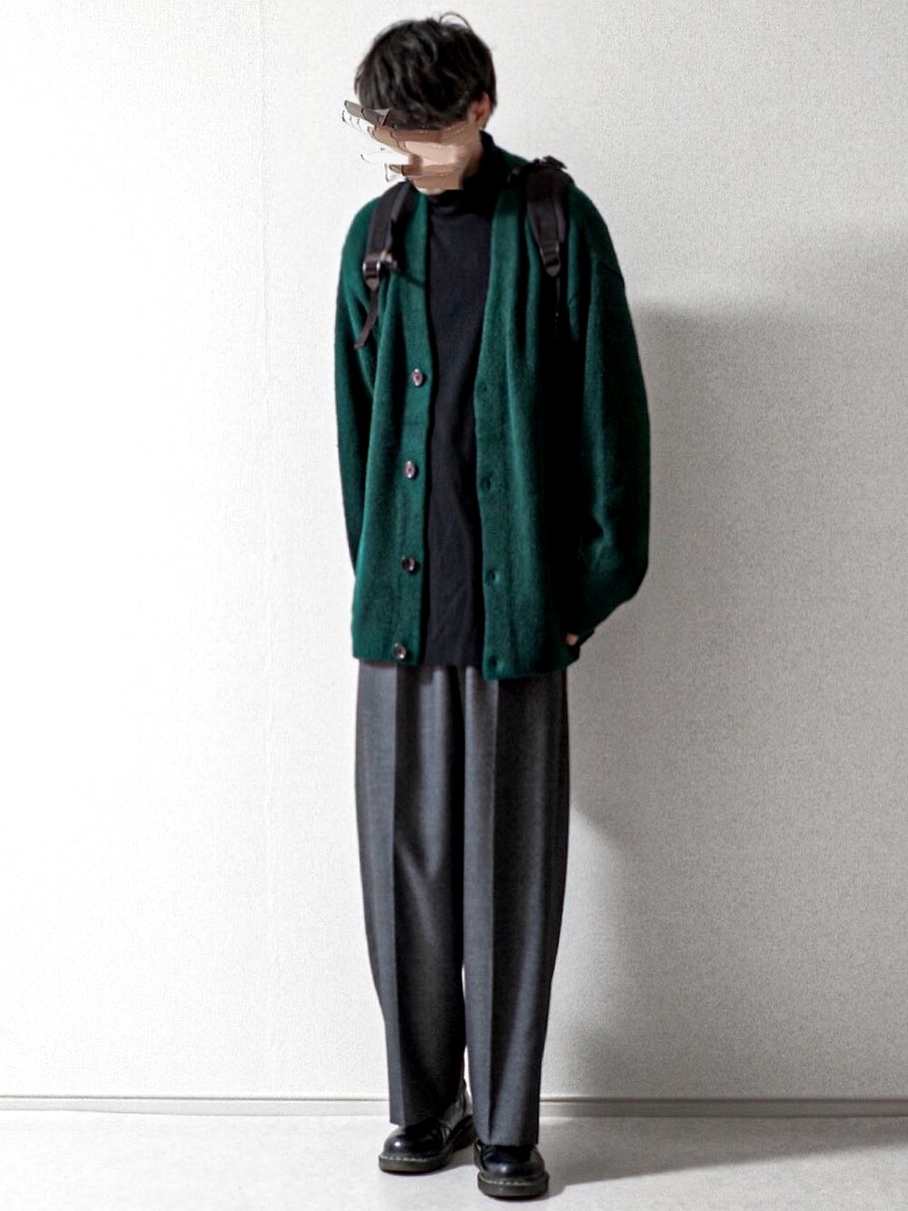 「グリーン、グリーンコーデ、WEARハロウィン2022、カーディガン、きれいめカジュアル、いいね、save、フォローお願いします🤑、GU、ジーユー、プチプラ、プチプラコーデ、UNIQLO、UNIQLO U、秋冬コーデ、秋コーデ」｜「GUのアイテム（カーディガン/ボレロ、グリーン系）」を使った、もくさん（メンズ・178cm）の秋コーディネートの1枚目の写真
