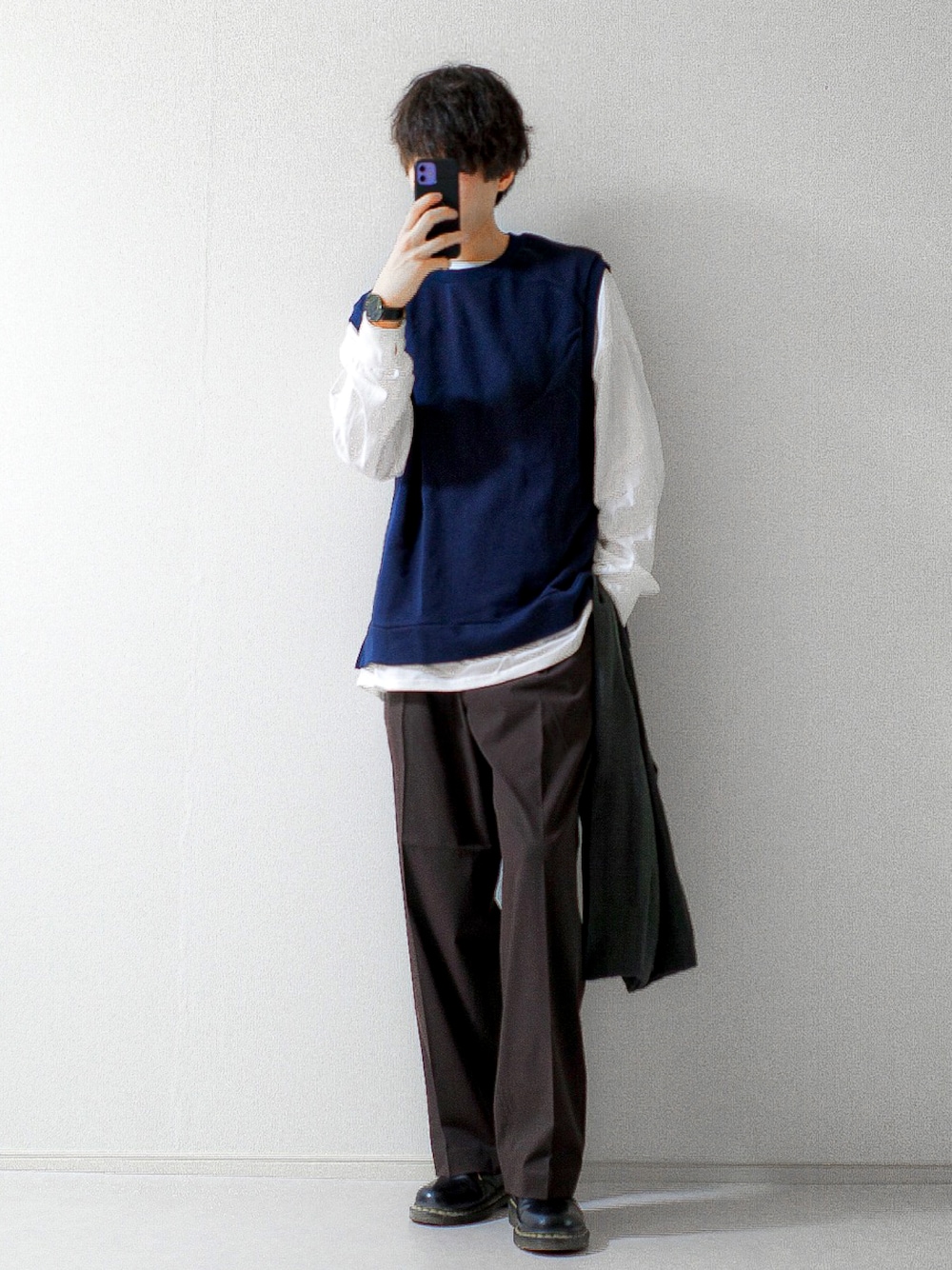 「シンプル、秋服、おしゃれさんと繋がりたい、モノトーンコーデ、GU、ジーユー、UNIQLO、UNIQLO U、UNIQLOコーデ」｜「UNIQLOのアイテム（パンツ、ブラウン系）」を使った、もくさん（メンズ・178cm）の秋コーディネートの1枚目の写真
