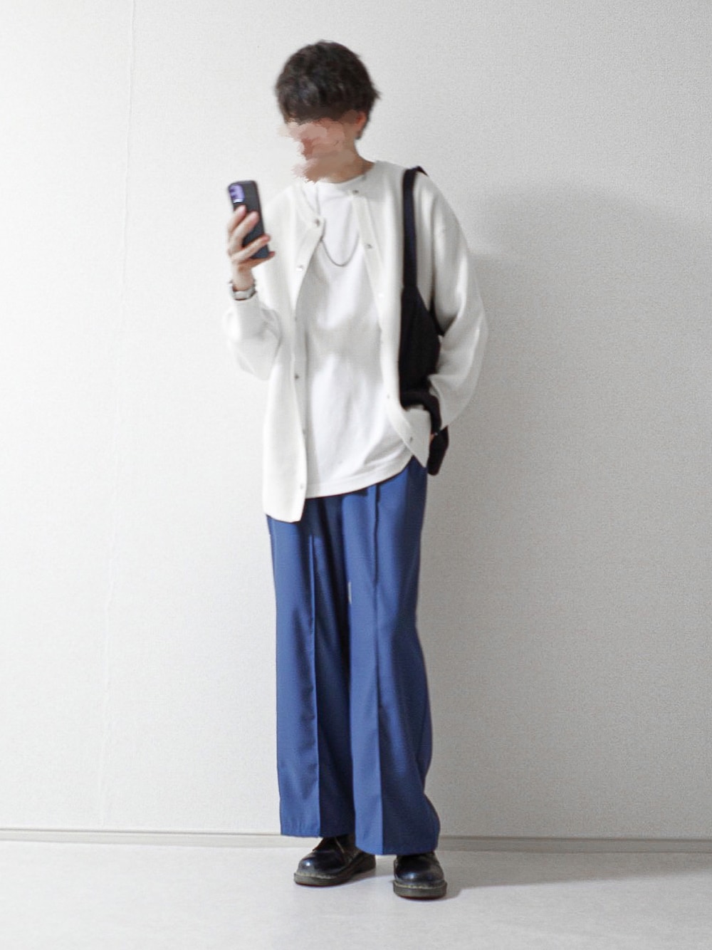 「秋コーデ、大人カジュアル、おしゃれさんと繋がりたい、キレイめ、シンプル、ビックシルエット、GU、GUコーデ、秋のコーデ、秋冬コーデ、プチプラ、プチプラコーデ」｜「GUのアイテム（カーディガン/ボレロ、ホワイト系）」を使った、もくさん（メンズ・178cm）の秋コーディネートの1枚目の写真