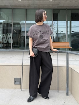 「Bonjour Sagan（ボンジュールサガン）のカレッジ刺繍ピグメントスウェットTシャツ（Tシャツ/カットソー、グレー系）」を使った、sonさん（レディース・161cm）の春コーディネート