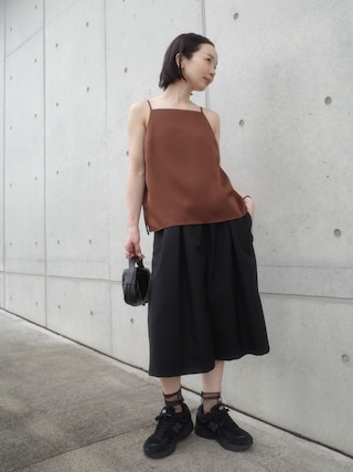 「select MOCA by son(セレクトモカバイソン)のマットサテンスクエアキャミソール【セットアップ対応】【by SON】(キャミソール)」を使った、sonさん(レディース・161cm)の夏コーディネート