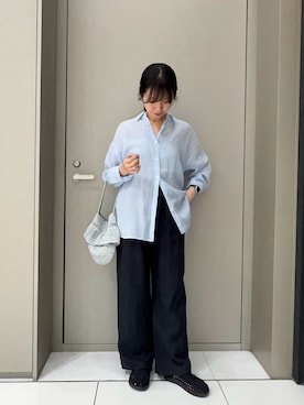 「URBAN RESEARCH DOORS（アーバンリサーチドアーズ）のラミー混ルーズシャツ｜紫外線対策/冷房対策/羽織り/日除け/通勤（シャツ/ブラウス、ブルー系）」を使った、kanaさん（レディース・162cm）の夏コーディネート
