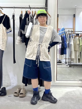 「niko and...（ニコアンド）のBOYSフィールドベスト（ベスト、ベージュ系）」を使った、たらこさん（レディース・159cm）の夏コーディネート