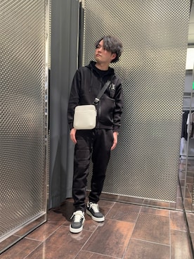 「ARMANI EXCHANGE（アルマーニエクスチェンジ）の【A|X アルマーニ エクスチェンジ】ICON 半袖クルーネックTシャツ/REGULAR+（Tシャツ/カットソー、ブラック系）」を使った、⭐︎yusuke⭐︎さん（メンズ・170cm）の春コーディネート