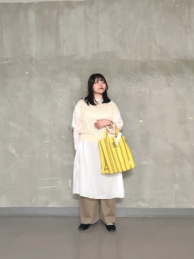 「URBAN RESEARCH DOORS（アーバンリサーチドアーズ）のレーヨンコットンイージーパンツ（その他パンツ、ベージュ系）」を使った、nazuさん（レディース・155cm）の春コーディネート