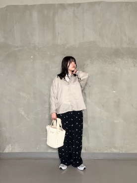 「URBAN RESEARCH DOORS（アーバンリサーチドアーズ）のリネンオーバーシャツ（シャツ/ブラウス、グレー系）」を使った、nazuさん（レディース・155cm）の春コーディネート