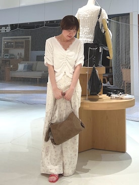 「mystic（ミスティック）の【4/24(FRI) 12:00 START 】フラワータックパンツ（パンツ、ホワイト系）」を使った、mys_natsukiさん（レディース・156cm）の春コーディネート