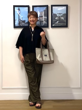「Dessin（デッサン）のフレアスリーブ スキッパーブラウス（シャツ/ブラウス、ブラック系）」を使った、Hiroさん（レディース・158cm）の夏コーディネート
