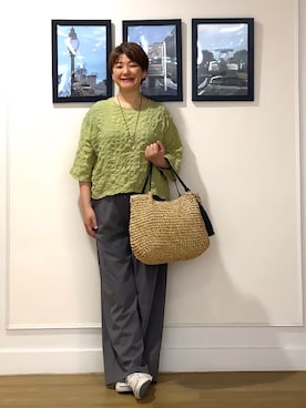 「Dessin（デッサン）の【マシンウォッシャブル】エアリーシアー 5分袖プルオーバーシャツ（シャツ/ブラウス、イエロー系）」を使った、Hiroさん（レディース・158cm）の夏コーディネート