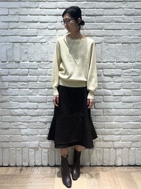 「index（インデックス）のラメスカラップビジューデザインニット【洗濯機OK】《6col/S～LL》（ニット/セーター、イエロー系）」を使った、ももちぃさん（レディース・160cm）の冬コーディネート