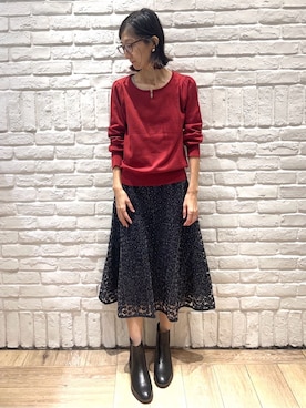 「index（インデックス）のパール調パーツ付きクルーネックニット【洗濯機OK】《8col/XS～3L》（ニット/セーター、レッド系）」を使った、ももちぃさん（レディース・160cm）の秋コーディネート