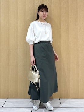 「UNTITLED（アンタイトル）の【楽にきれい見え/体型カバー】パフスリーブジャージトップス（Tシャツ/カットソー、ホワイト系）」を使った、nanaさん（レディース・163cm）の秋コーディネート