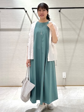 「UNTITLED（アンタイトル）の【秋羽織り/肌に張り付きにくい】シルキータッチシアーシャツ（シャツ/ブラウス、ホワイト系）」を使った、nanaさん（レディース・163cm）の秋コーディネート