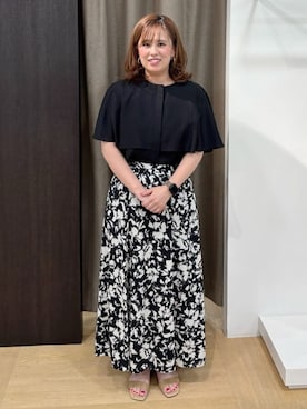 「UNTITLED（アンタイトル）の【オンオフ/二の腕カバー】オーガンジーラッフルブラウス（シャツ/ブラウス、ブラック系）」を使った、Keiさん（レディース・150cm）の夏コーディネート