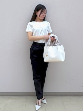 「index（インデックス）の【UVケア/接触冷感】フロントロゴ刺繍Tシャツ《洗濯機OK/S-3L/7col》（Tシャツ/カットソー、ホワイト系）」を使った、Izuさん（レディース・155cm）の春コーディネート