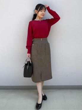 「index（インデックス）のパール調パーツ付きクルーネックニット【洗濯機OK】《8col/XS～3L》（ニット/セーター、レッド系）」を使った、Izuさん（レディース・155cm）の秋コーディネート