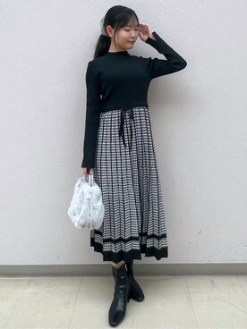 「index（インデックス）の千鳥チェックバイカラーニットワンピース【洗濯機OK/抗ピル】（ワンピース、ブラック系）」を使った、Izuさん（レディース・155cm）の秋コーディネート