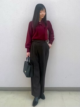 「index（インデックス）のゴールドパーツ付きボウタイニット【洗濯機OK】《10col/XS～LL》（ニット/セーター、レッド系）」を使った、Izuさん（レディース・155cm）の秋コーディネート