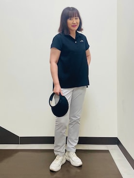 「adabat（アダバット）の【UVケア】バックシアー半袖ポロシャツ（ポロシャツ、ブラック系）」を使った、SALTさん（レディース・164cm）の春コーディネート