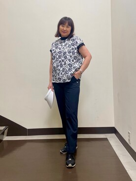 「adabat（アダバット）のUVサンフラワープリントモックT（Tシャツ/カットソー、ブラック系）」を使った、SALTさん（レディース・164cm）の夏コーディネート