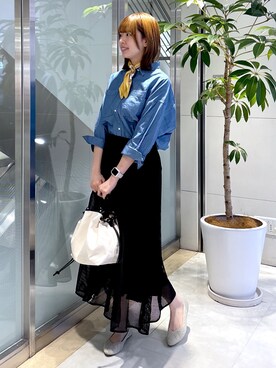 「UNTITLED（アンタイトル）の【コットン100/洗える/前ボタン】エアリーデニムシャツ（シャツ/ブラウス、ブルー系）」を使った、yukaさん（レディース・170cm）の春コーディネート