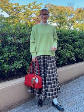 「アイテム（ボストンバッグ、レッド系）」を使った、Yasucoさん（レディース・163cm）の秋コーディネート