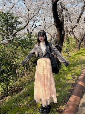 「LOEWE（ロエベ）のアイテム」を使った、Sashaさん（レディース・160cm）の春コーディネート