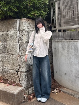 「MICANE（ミケーネ）のコーデリアレースカラー ディテールシャツ（シャツ/ブラウス、ホワイト系）」を使った、Sashaさん（レディース・160cm）の春コーディネート