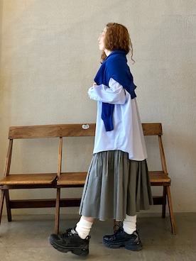 「JOURNAL STANDARD LUXE（ジャーナルスタンダード　ラックス）のLyra's SH（シャツ/ブラウス、ブルー系）」を使った、OEさん（レディース・161cm）の春コーディネート
