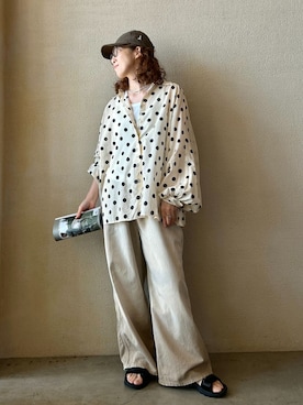 「JOURNAL STANDARD LUXE（ジャーナルスタンダード　ラックス）のオーバーダイ タックワークパンツ（その他パンツ、ベージュ系）」を使った、OEさん（レディース・161cm）の春コーディネート