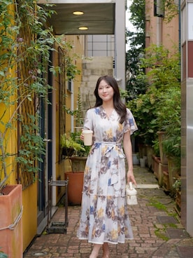 「Her lip to（ハーリップトゥー）のLorette Floral Dress（ワンピース、イエロー系）」を使った、Her lip toさん（レディース・160cm）の夏コーディネート