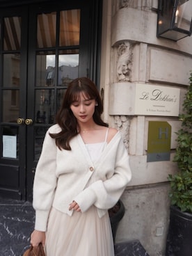 「Her lip to（ハーリップトゥー）のLyra Gold Button Cardigan（カーディガン/ボレロ、ベージュ系）」を使った、Her lip toさん（レディース・160cm）の夏コーディネート