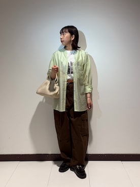 「ITEMS URBANRESEARCH（アイテムズ アーバンリサーチ）のシアーバンドカラーシャツ（シャツ/ブラウス、グリーン系）」を使った、otowaさん（レディース・153cm）の春コーディネート