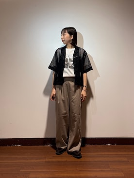 「URBAN RESEARCH DOORS（アーバンリサーチドアーズ）のオープンカラーメッシュシャツ｜シアー/羽織り/オフィスカジュアル/大人カジュアル（シャツ/ブラウス、ブラック系）」を使った、otowaさん（レディース・153cm）の秋コーディネート