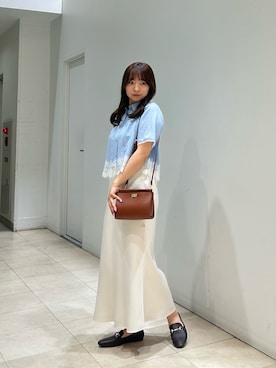 「NATURAL BEAUTY BASIC（ナチュラルビューティーベーシック）のレースドッキングシャツ（シャツ/ブラウス、ブルー系）」を使った、MIKUさん（レディース・161cm）の夏コーディネート