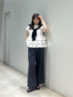 「NATURAL BEAUTY BASIC（ナチュラルビューティーベーシック）の【山本里菜さんコラボ】ドッキングペプラムカットソー（Tシャツ/カットソー、ホワイト系）」を使った、MIKUさん（レディース・161cm）の夏コーディネート