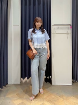 「NATURAL BEAUTY BASIC（ナチュラルビューティーベーシック）のレースドッキングシャツ（シャツ/ブラウス、ブルー系）」を使った、MIKUさん（レディース・161cm）の夏コーディネート