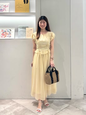 「NATURAL BEAUTY BASIC（ナチュラルビューティーベーシック）の◇メタルドットペーパーバスケットバッグ（かごバッグ、ブラック系）」を使った、mek_nbbさん（レディース・152cm）の夏コーディネート
