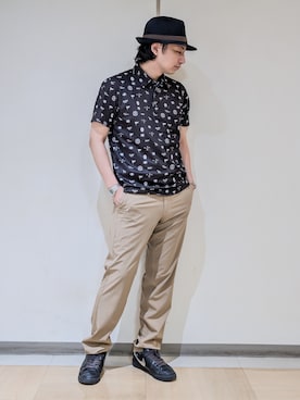 「adabat（アダバット）の【ADABAT NAVY】シャダンモノグラムプリント半袖ポロシャツ（ポロシャツ、ブラウン系）」を使った、hiroさんの夏コーディネート