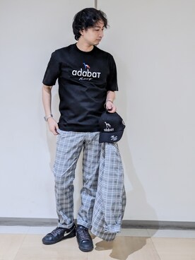 「adabat（アダバット）の【ADABAT NAVY】接触冷感/抗菌防臭/消臭 アイスクリアコットン半袖ロゴT（Tシャツ/カットソー、ブラック系）」を使った、hiroさんの夏コーディネート